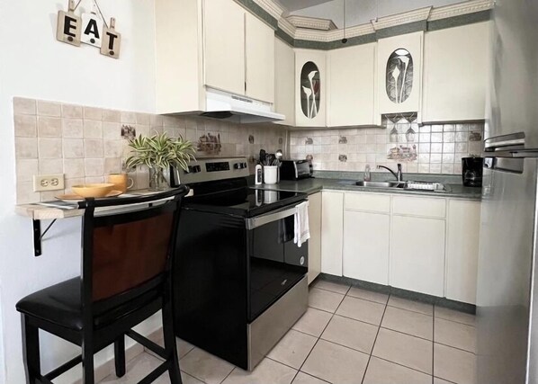 Fridge, microwave, oven, stovetop