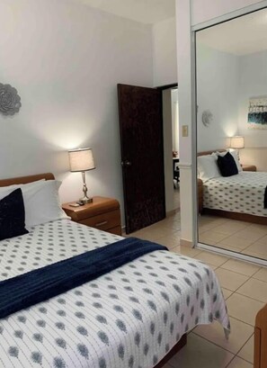 5 bedrooms, in-room safe, desk, iron/ironing board