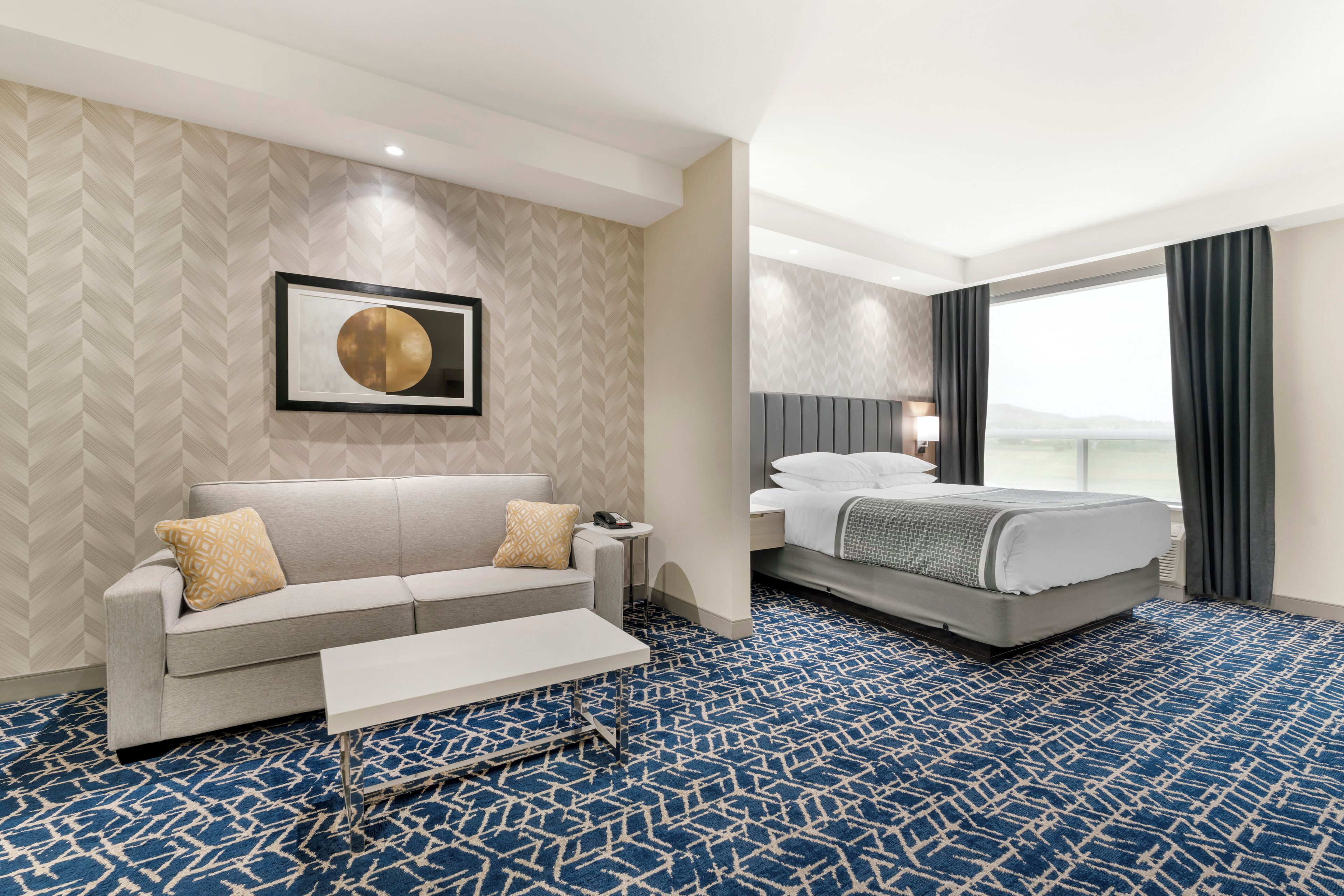 Soundproofing, free WiFi, bed sheets