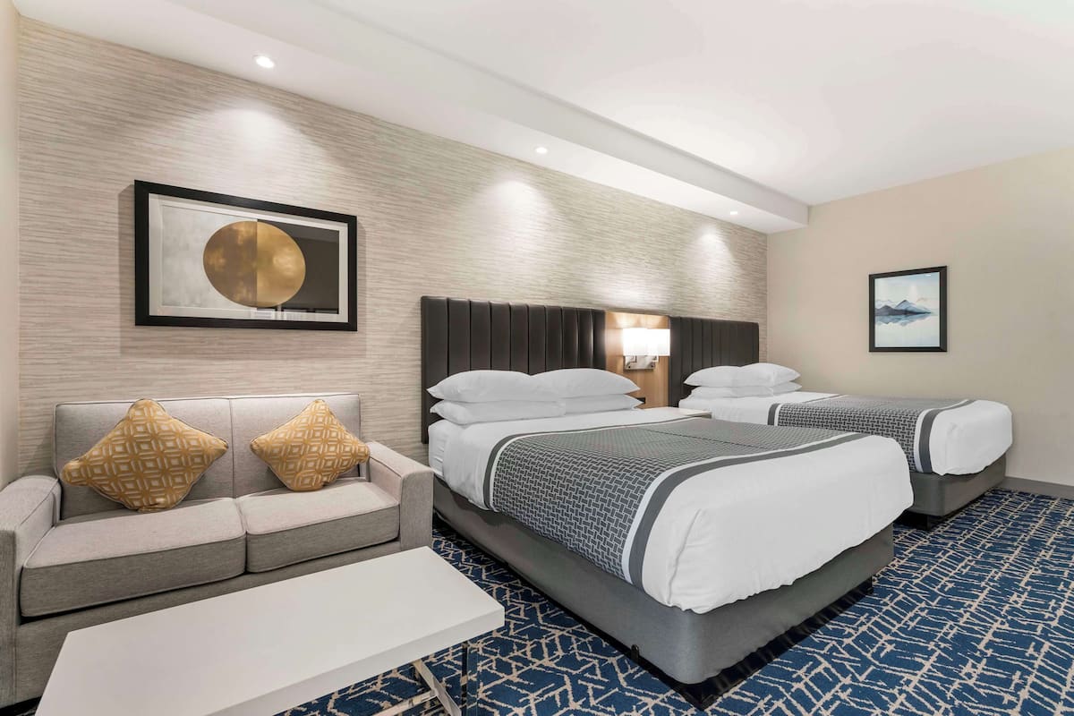 Suite, 2 letti queen, non fumatori, angolo cottura (with Sofabed) | 1 camera, insonorizzazione, Wi-Fi gratuito, lenzuola