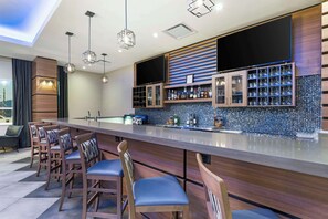 Bar (on property) - Best Western Premier Route 97 Vernon (Vernon)