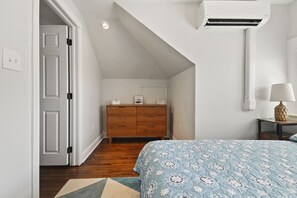 4 bedrooms, iron/ironing board, travel cot, free WiFi
