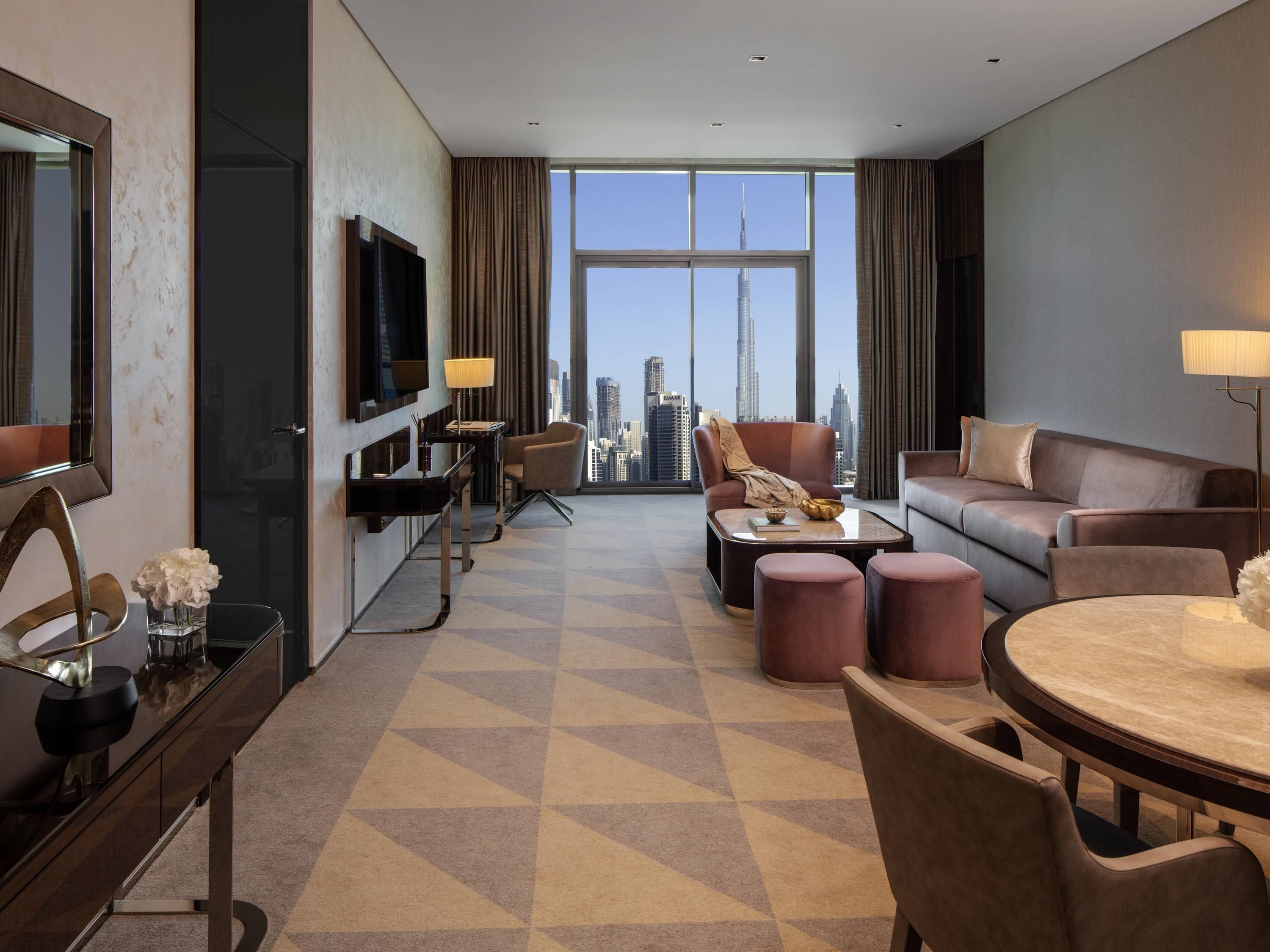 Suite monolocale, 1 camera da letto, balcone, vista città (All Access Suite, Burj Khalifa View) | Biancheria da letto ipoallergenica, copriletto in piuma, minibar