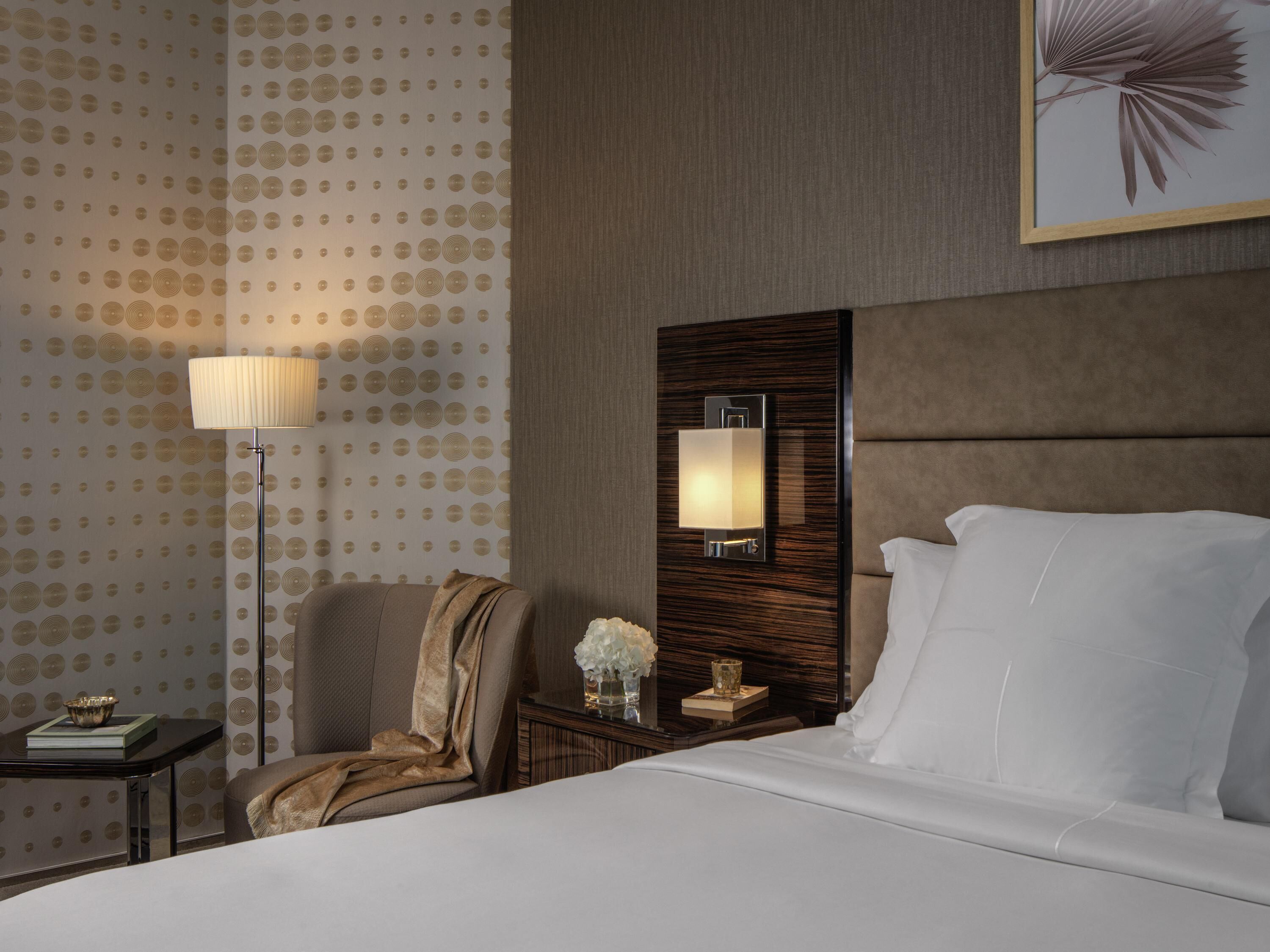 Ropa de cama hipoalergénica, cubrecamas y minibar 