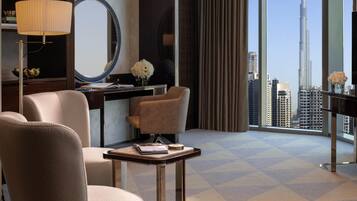 Suíte estúdio, 1 quarto, sacada, vista para a cidade (All Access Suite, Burj Khalifa View) | Roupas de cama antialérgicas, edredons de pluma, frigobar