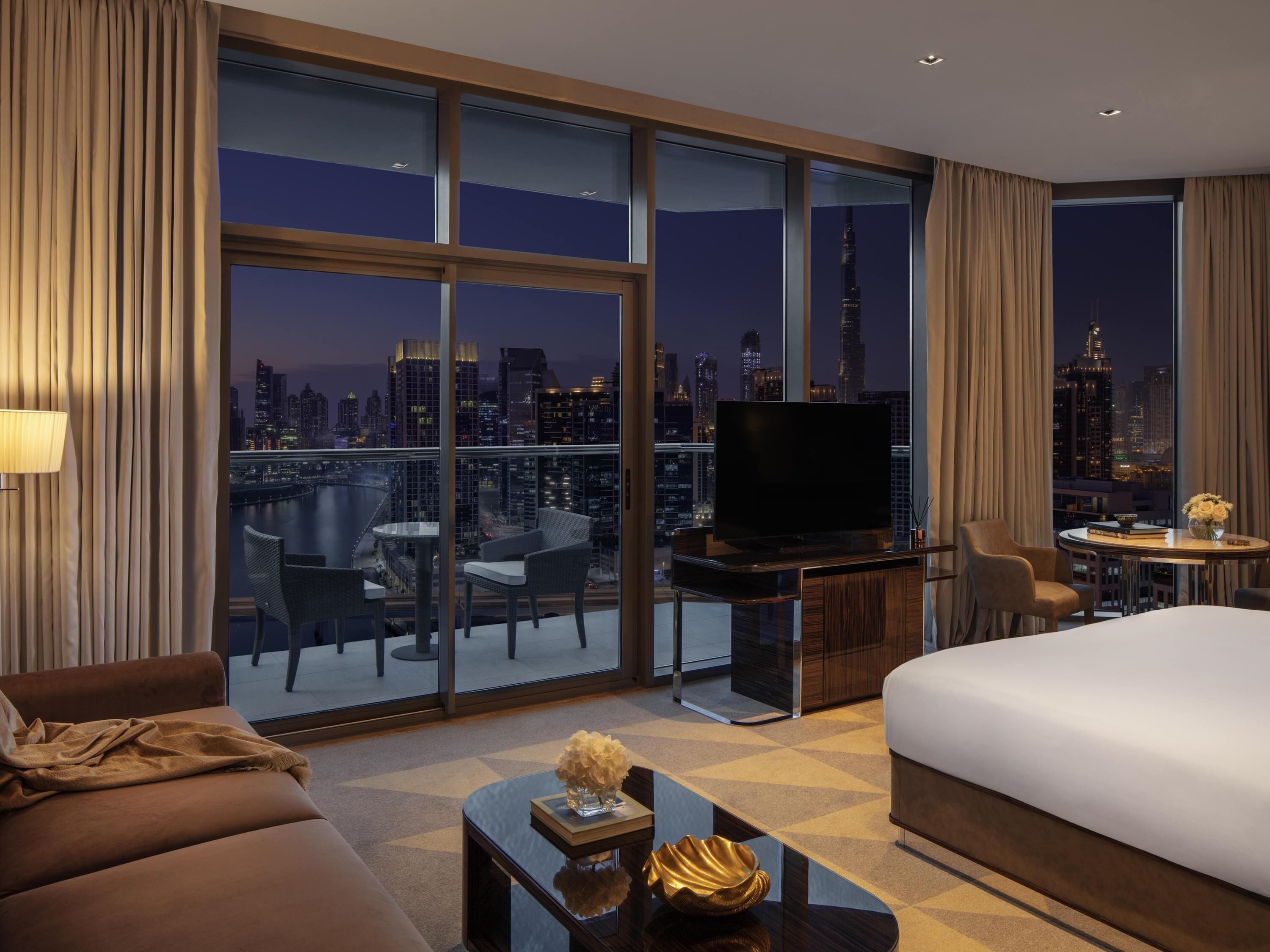 Studio Suite, Balcony, City View (Platinum Suite, Burj Khalifa View) | Hypo-allergenic bedding, down duvets, minibar, in-room safe