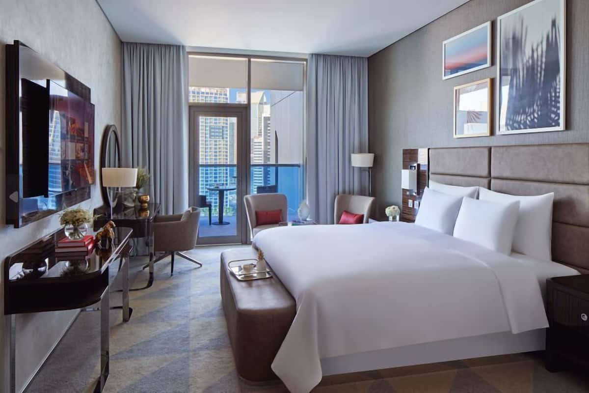 Room, Balcony (General Admission King) | Hypo-allergenic bedding, down comforters, minibar, in-room safe