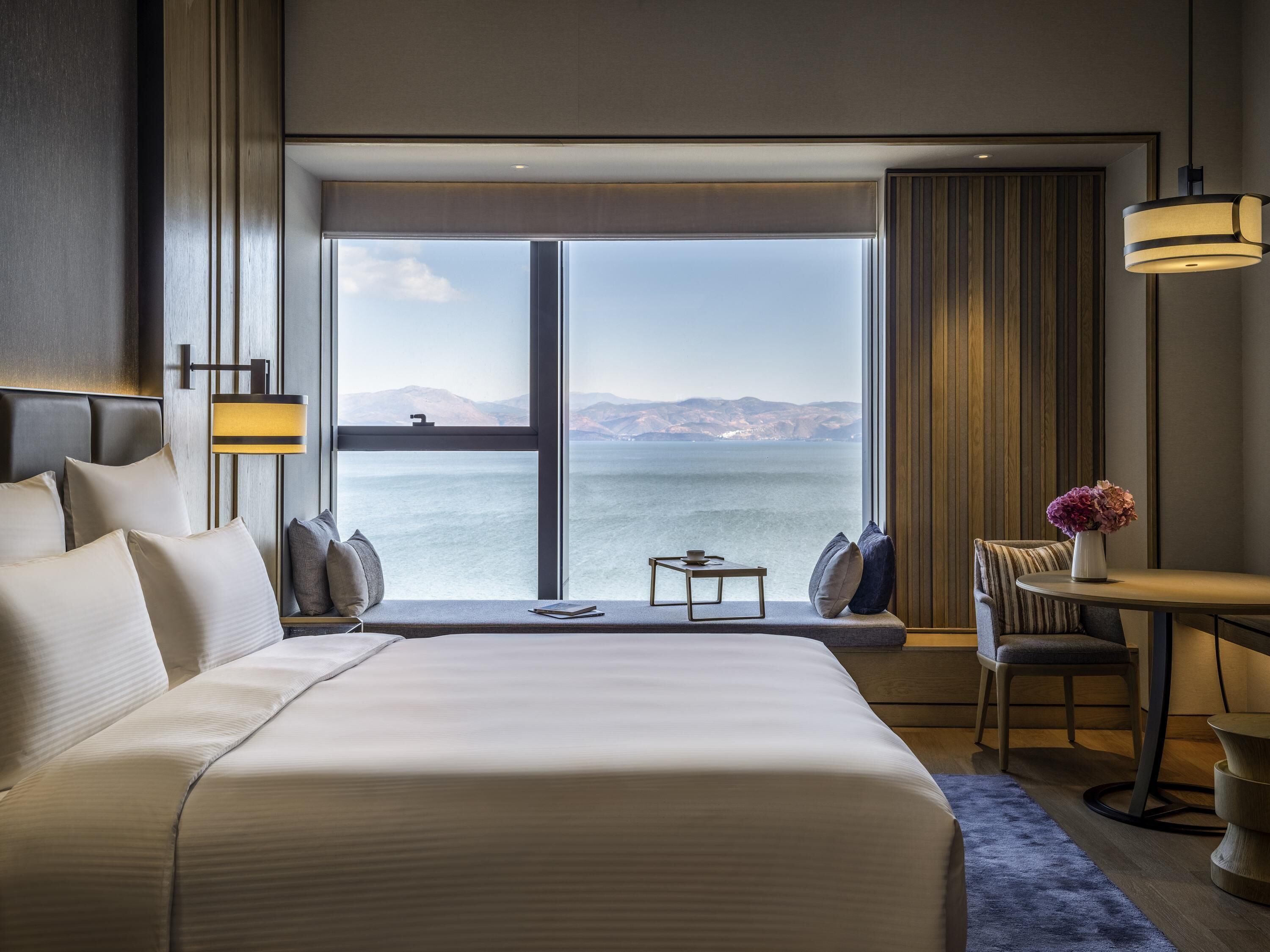 防过敏的被褥、迷你吧、办公桌、折叠床/加床（额外收费）