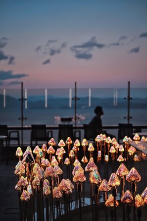 2 bares, salón en el lobby