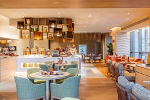 بوفيه فطور يوميًا بتكلفة قدرها (168 CNY للشخص)