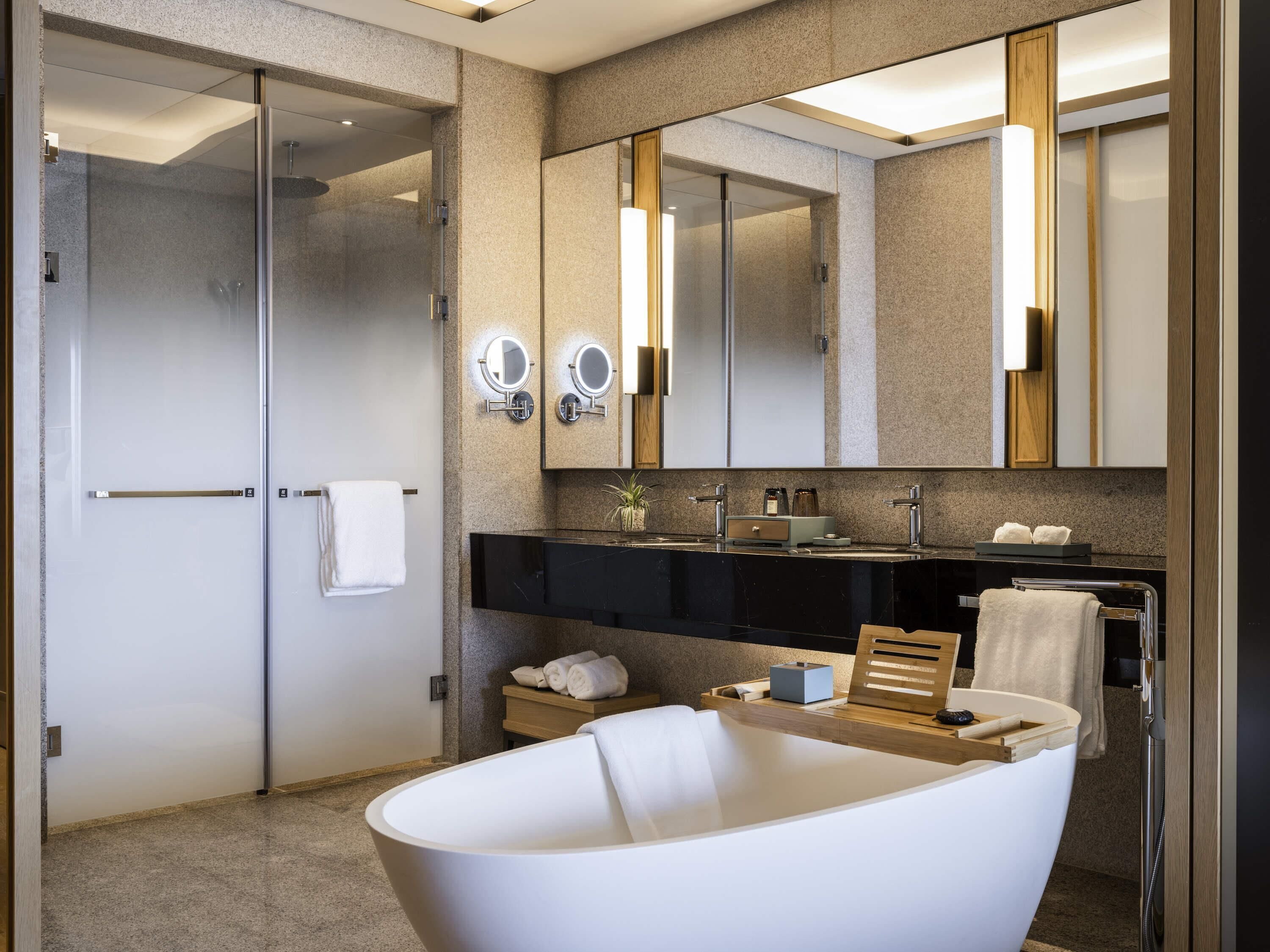 防过敏的被褥、迷你吧、办公桌、折叠床/加床（额外收费）