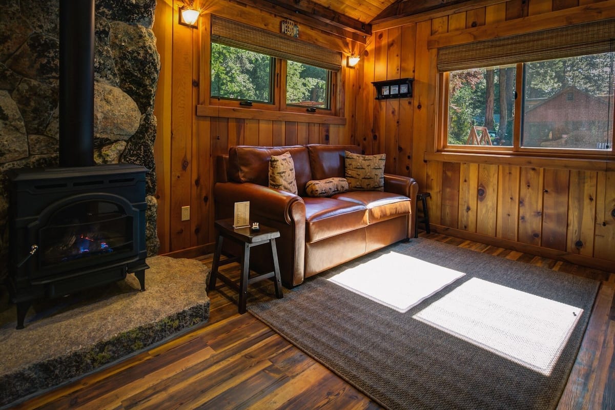 Cabane Luxe, salle de bains attenante, vue jardin (Anniversary Suite #15)