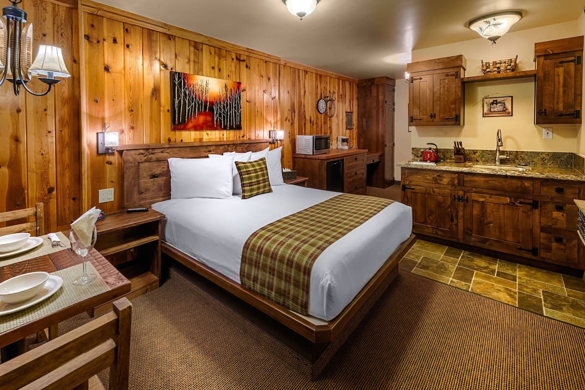 Superior Studio, Ensuite, Lake View (Kitchenette)