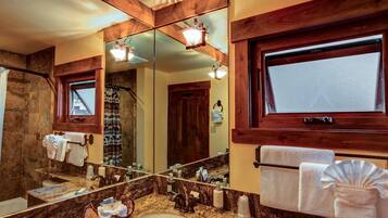 Luxury-Ferienhaus, mit Bad (Stand Alone Fireplace ) | Badezimmer