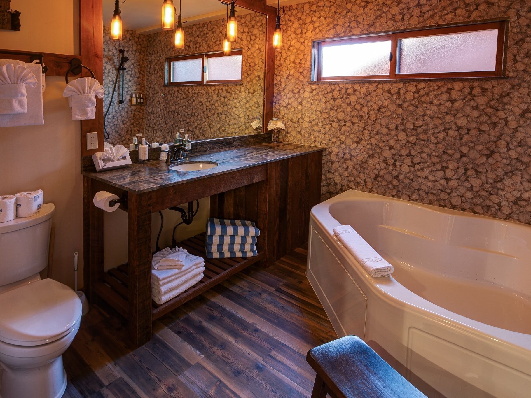 Luxury Cabin, Ensuite, Garden View (Anniversary Suite #15) | Bathroom