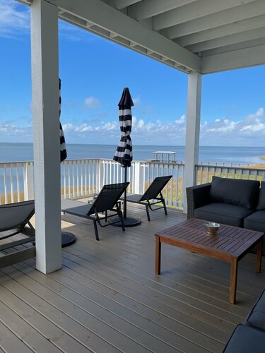 Whiskey N’ Wine🍷  5 Bdrm-New Custom Build. Bayfront water views in every room!