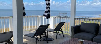 Whiskey N’ Wine🍷  5 Bdrm-New Custom Build. Bayfront water views in every room!