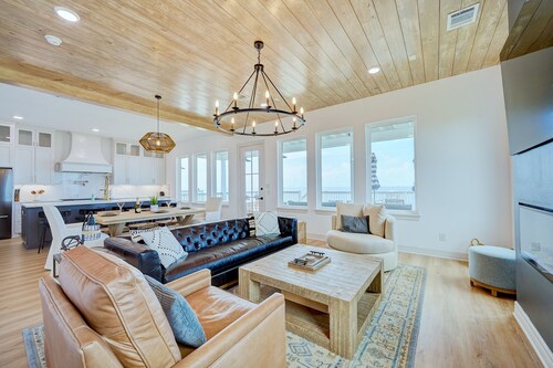 Whiskey N’ Wine🍷  5 Bdrm-New Custom Build. Bayfront water views in every room!