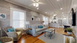 Smart TV, Hulu, streaming services