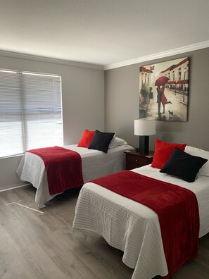 2 bedrooms, iron/ironing board, free WiFi, bed sheets