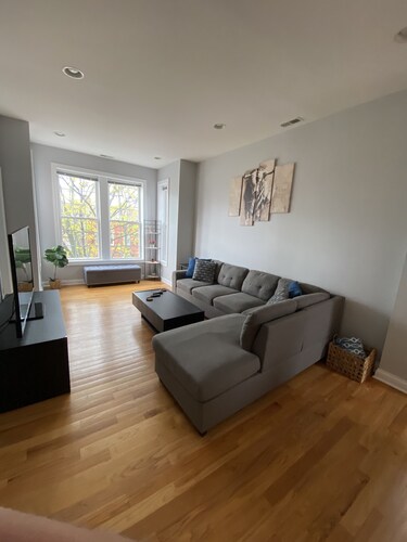 Entire top floor 3 bedroom with 2 office spaces, dining table for 8 & Deck!