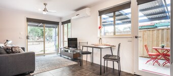 Golfside Getaway by Ready Set Stay - Neat bungalow,WIFI,linen & towels included