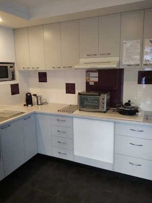 Fridge, microwave, coffee/tea maker, electric kettle