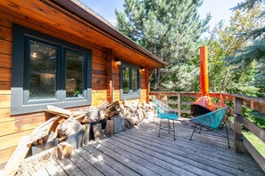 Terrace/patio - Large family home, minutes from base of Blue Mountain and Osler. (Collingwood)