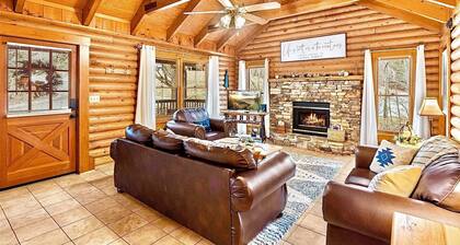 2Mi to Dollywood • Arcade Games • 3BR • SmartTVs • HotTub • BBQ • Easy Access!!