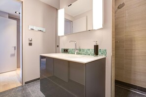 Unclassified image, 2 of 33, button - Neue Mitte, Whg. 4. - New center (Sylt)