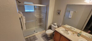 Combined shower/bathtub