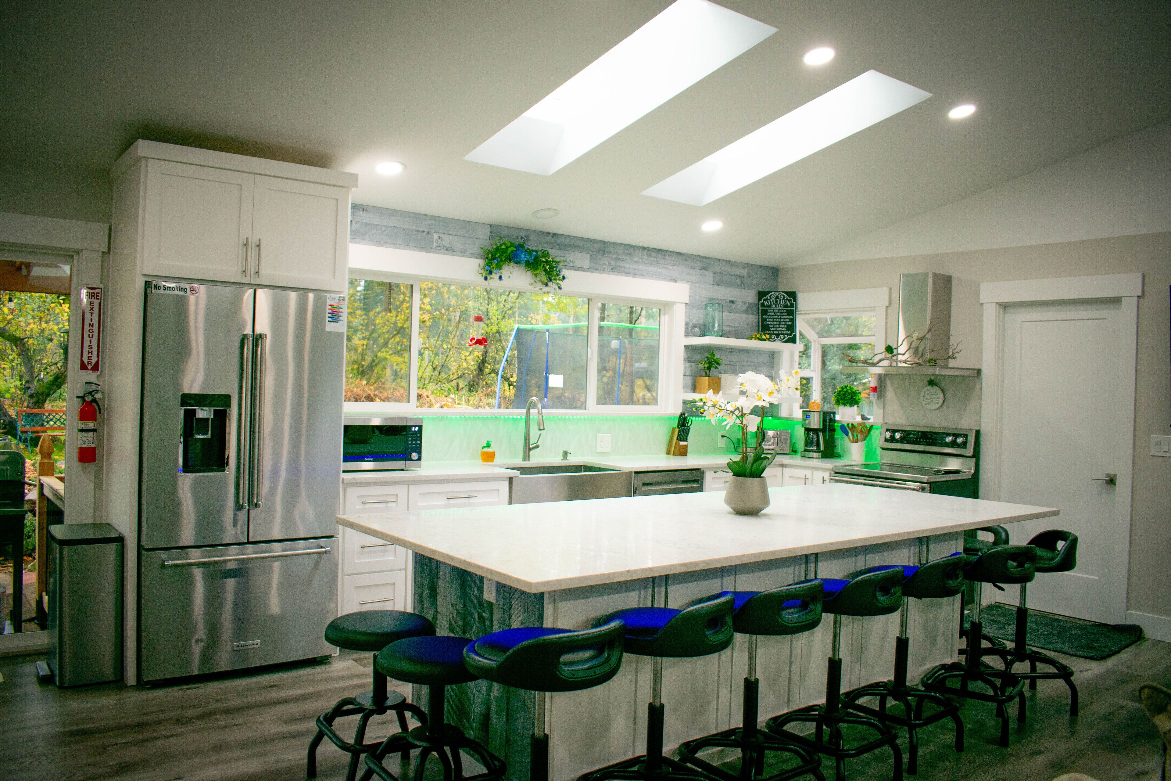 Spacious kitchen, newly remodeled with new appliances and ultra-cushioned stools