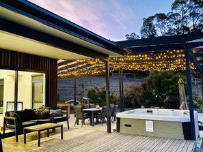 Terrace/patio - Ocean views, spacious & private, hot hub (Lower Snug)
