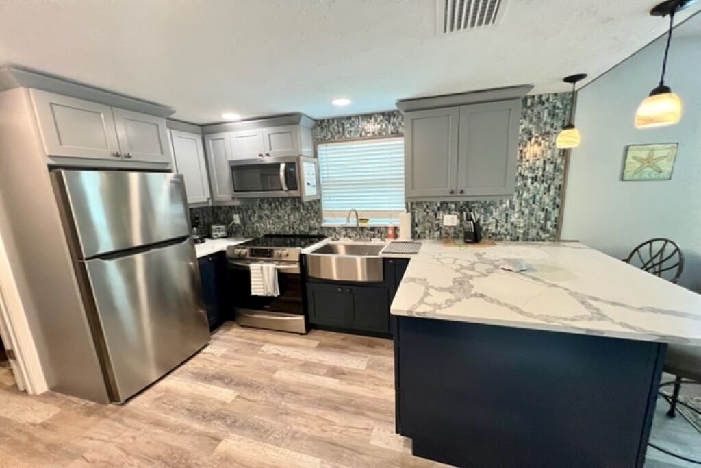 雪櫃、微波爐、焗爐、爐具