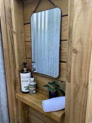 Hair dryer, towels, toilet paper - White Canvas Camp - Luxury A/C Glamping in Naples! (Naples)
