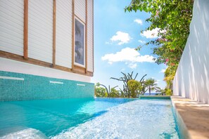 Pool - Wow!  Views and more, fantastic 2 bedroom  in West End - Villa Agua (Roatan)