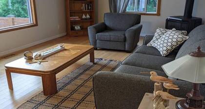 Cozy apartement Lorimer Lake