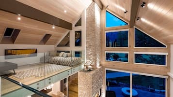 5 bedrooms, iron/ironing board, WiFi, bed sheets