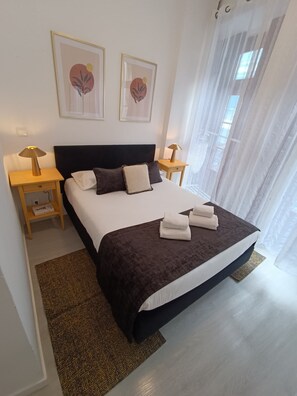 2 bedrooms, iron/ironing board, free WiFi, bed sheets