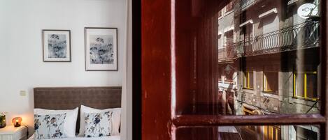 1 slaapkamer, een strijkplank/strijkijzer, gratis wifi, beddengoed