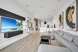 TV, fireplace, stereo