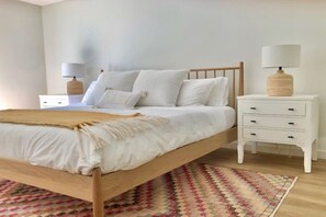 2 chambres, fer et planche à repasser, Wi-Fi gratuit, draps fournis