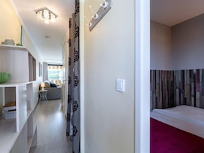 1 bedroom, iron/ironing board, Internet