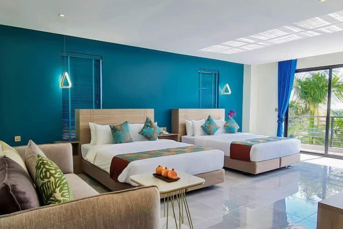1 bedroom, premium bedding, minibar, in-room safe