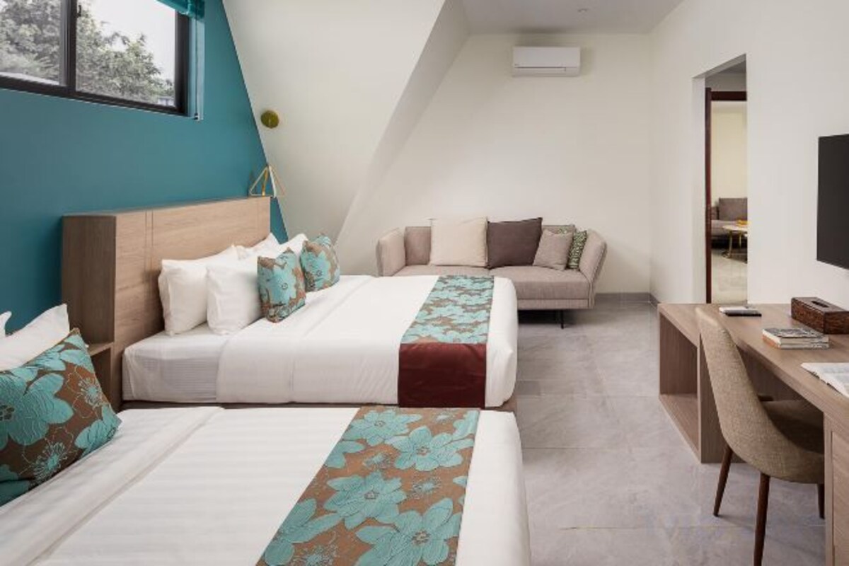 Ropa de cama de alta calidad, minibar, caja fuerte y escritorio