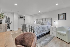 2 bedrooms, desk, iron/ironing board, free WiFi