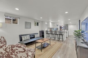 Smart TV, fireplace, offices
