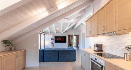 Gregory's loft (100 meters from the beach)