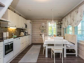 Fridge, microwave, dishwasher, cookware/dishes/utensils - Haapaniemi by Interhome (Punkaharju)