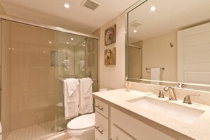 Condo, 3 Bedrooms | Bathroom | Towels - Bahia Mar 474 by Padre Island Rentals (South Padre Island)